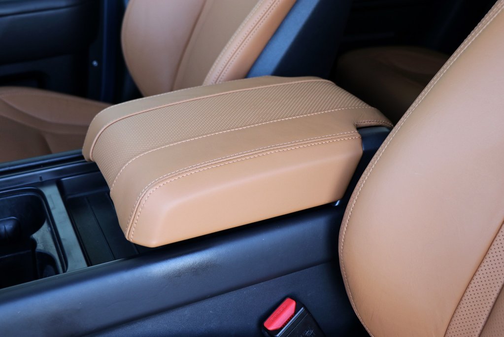 Defender 110 Commercial 17