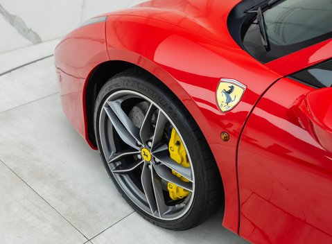 Ferrari 488 SPIDER 32