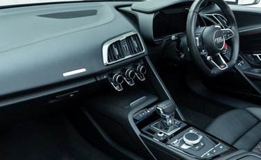 Audi R8 V10 Spyder 18