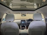 Jaguar F-Pace 2.0 F-PACE Portfolio AWD D Auto 4WD 5dr 28