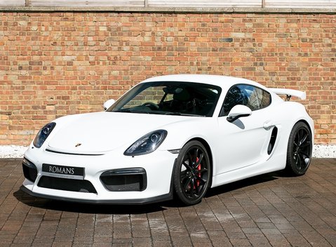 Porsche Cayman GT4 6