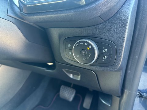 Ford Fiesta ST-LINE X MHEV 18
