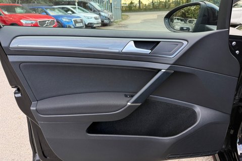 Volkswagen Golf R-LINE EDITION TSI EVO DSG 16