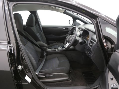 Nissan LEAF 39kWh Acenta Auto 5dr 21