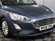 Ford Focus TITANIUM 25