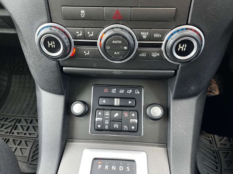 Land Rover Discovery 3.0 Discovery SE SDV6 Auto 4WD 5dr 11