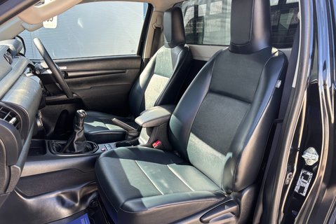 Toyota Hilux Active 4WD D-4D Single Cab Pickup - Canopy 3