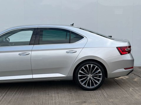 Skoda Superb 2.0 Superb Laurin & Klement TSi Semi-Auto 5dr 59