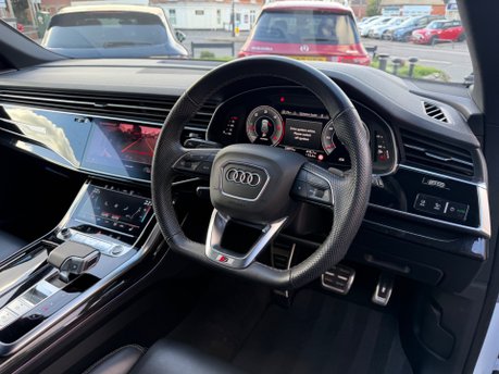Audi Q8 TDI QUATTRO BLACK EDITION 32