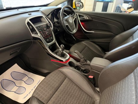 Vauxhall Astra GTC 1.6T 16V SRi Euro 5 3dr 29