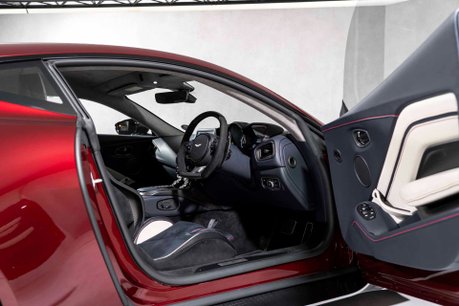 Aston Martin Vantage V12. 1 OF 333. OVER £45K IN OPTIONS. LIGHTWEIGHT PACKAGE. LIVERY PACKAGE. 13