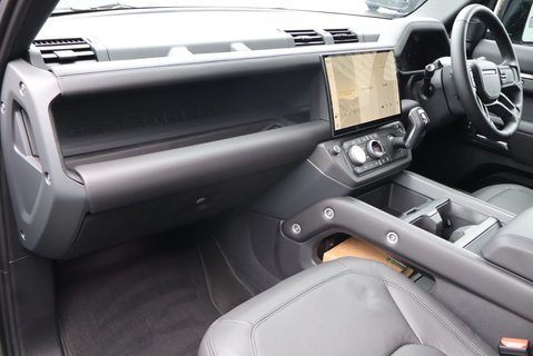Land Rover Defender 110 BRAND NEW D350 HARD TOP X-DYNAMIC HSE GENUINE REAR SEATS FITTED  17