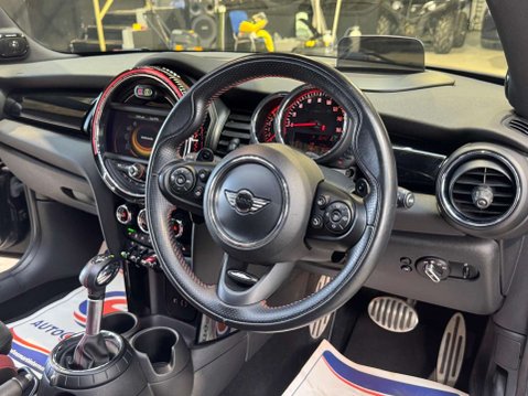 Mini Hatch 2.0 John Cooper Works Auto 3dr 48
