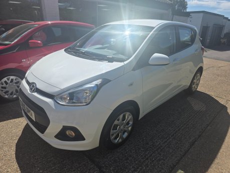 Hyundai i10 SE ONLY 13,000 MILES FROM NEW 14