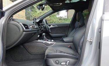 Audi RS6 Avant Performance 18