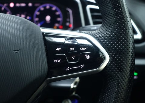 Volkswagen T-Roc 1.5 TSI R-Line Convertible 2dr Petrol Manual 2WD Euro 6 (s/s) (150 ps) 43