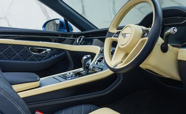 Bentley Continental GTC W12 First Edition 19