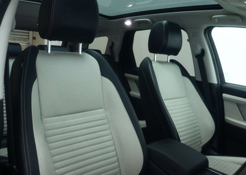 Land Rover Discovery Sport 2.0 P250 MHEV R-Dynamic SE SUV 5dr Petrol Auto 4WD Euro 6 (s/s) (249 ps) 49