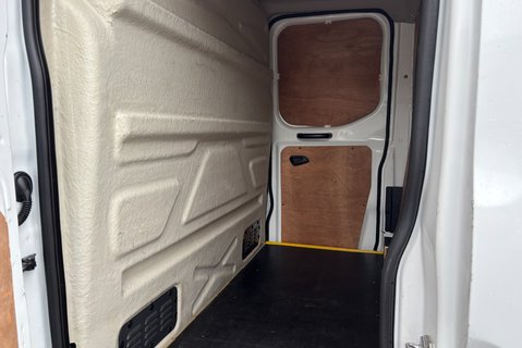 Ford Transit 350 Drw L3 170 ps Utility Cab Tipper - Tow Axle / Air Con 15