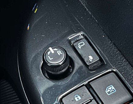 Toyota Hilux 2.8 HI-Luxury Invincible X D-4D 4WD Double Cab Auto 4WD 5dr 55