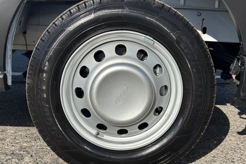 Ford Transit 350 L2 Drw 130 ps Single Cab Tipper - Air Con / Rear Camera / Cruise 36