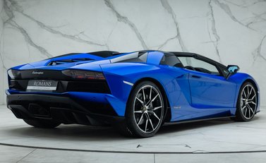 Lamborghini Aventador S LP 740-4 ROADSTER 9
