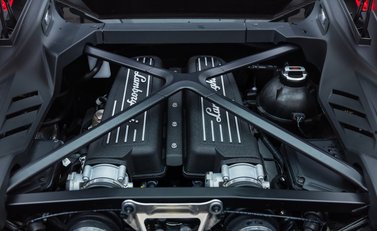 Lamborghini Huracan TECNICA 37