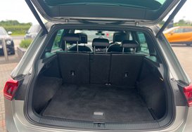 Volkswagen Tiguan R-LINE TECH 2.0 TDI 4MOTION DSG AUTO 33