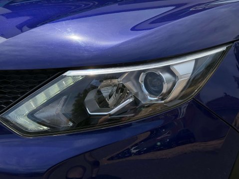 Nissan Qashqai 1.6 dCi Tekna SUV 5dr Diesel XTRON 2WD Euro 5 (s/s) (130 ps) 14