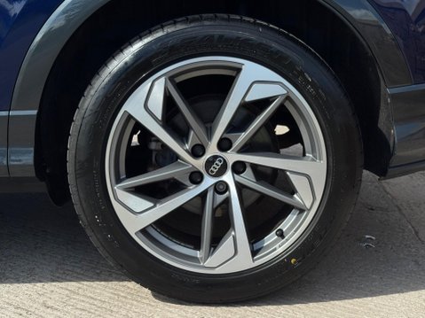 Audi Q3 1.5 TFSI CoD 35 Black Edition S Tronic Euro 6 (s/s) 5dr 11
