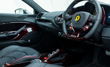 Ferrari 488 GTB Tailor Made 13