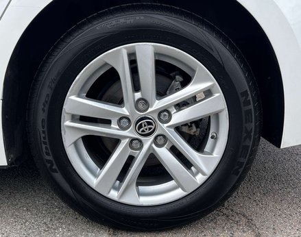 Toyota Corolla 1.8 Corolla Icon HEV CVT 5dr 13