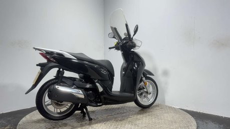 Honda SH300i SH 300 2016 32K VERY CLEAN MOT JAN 2027 300CC SCOOTER 2