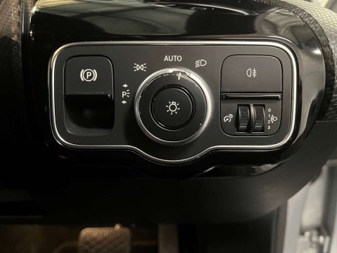 Mercedes-Benz A Class 1.3 A 180 SE Auto 5dr 18