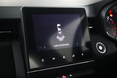 Renault Clio ICONIC TCE 37