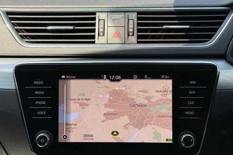 Skoda Superb SE TECHNOLOGY IV DSG - 11 SERVICES AT SKODA -HYBRID AUTOMATIC ESTATE 37