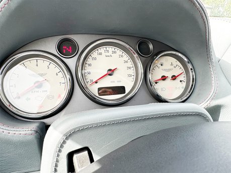 Aston Martin Vanquish V12 S 55