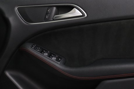 Mercedes-Benz B Class B 180 D AMG LINE PREMIUM 36