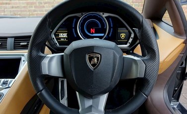 Lamborghini Aventador LP 700-4 7