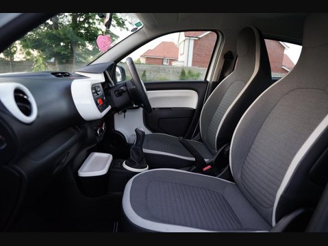 Renault Twingo 1.0 SCe Play Euro 6 5dr 22