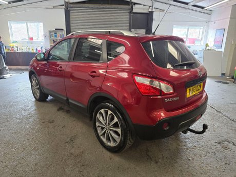 Nissan Qashqai 2.0 dCi Tekna Auto 4WD Euro 5 5dr (AVM) 5
