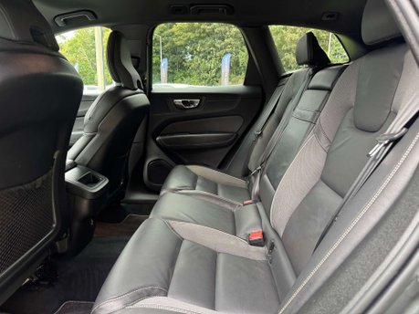 Volvo XC60 2.0 XC60 R-Design B5 MHEV Auto 5dr 42