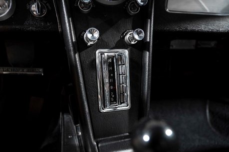 Chevrolet Corvette Stingray SPLIT WINDOW MANUAL FUELIE. FULL RESTO. MATCHING NUMBERS. IMMACULATE. 48