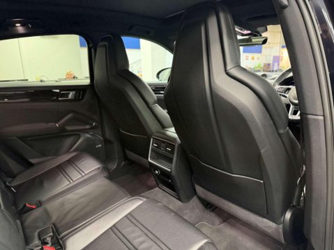 Porsche Cayenne 3.0 V6 E-Hybrid 14.1kWh Coupe 5dr Petrol Plug-in Hybrid TiptronicS 4WD Euro 44
