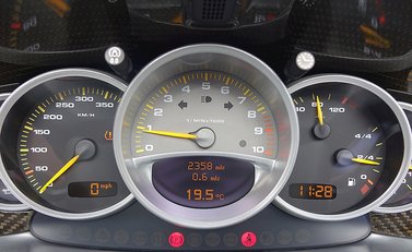 Porsche Carrera GT 30