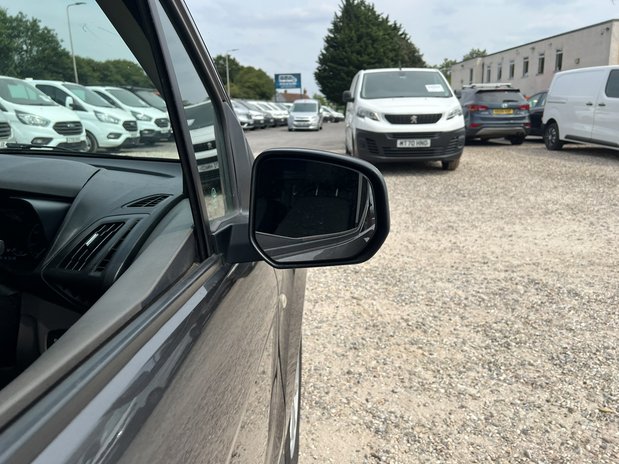 Ford Transit Connect AUTO LWB (SOLD) L2H1 Low Roof Limited Air Con Alloys Sensors Cam EURO 6 NO 17
