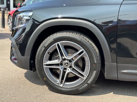 Mercedes-Benz GLB 1.3 GLB200 AMG Line (Premium 2) SUV 5dr Petrol 7G-DCT Euro 6 (s/s) (163 ps) 4