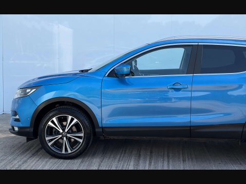 Nissan Qashqai 1.3 Qashqai N-Connecta DiG-T 5dr 56