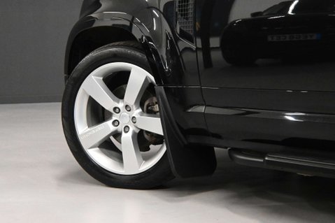 Land Rover Defender 3.0 Defender XS Edition D MHEV A 4WD 5dr 17