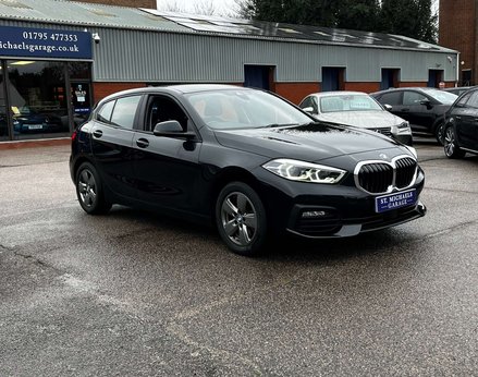 BMW 1 Series 1.5 118I SE Auto 5dr 4